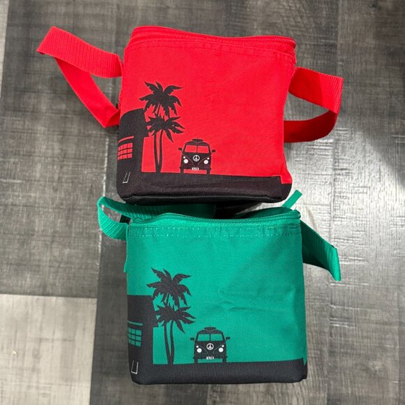 TRADER JOE'S NWT INSULATED LUNCH BAGS. RED & GREEN LIMITED EDITION Set o… - Picture 4 of 5